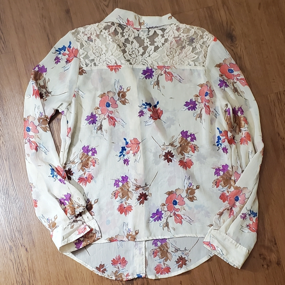 American Rag Floral Collared Button Up - Picture 4 of 15
